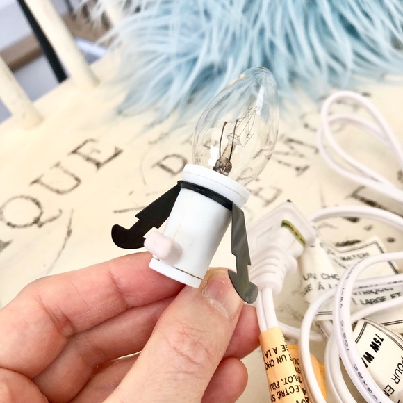 Precious Moments, Lighted Post Office, Vintage 1998, Very Nice Condition - Picture 10 of 11